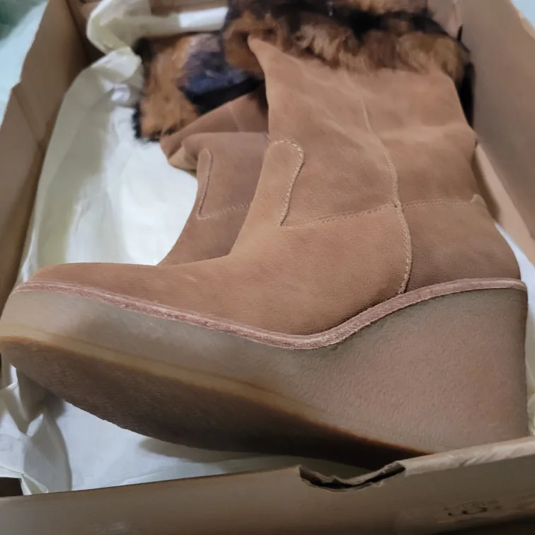 UGG Chestnut Suede Wedge Boots - Women's Size 7 image indicator(3)