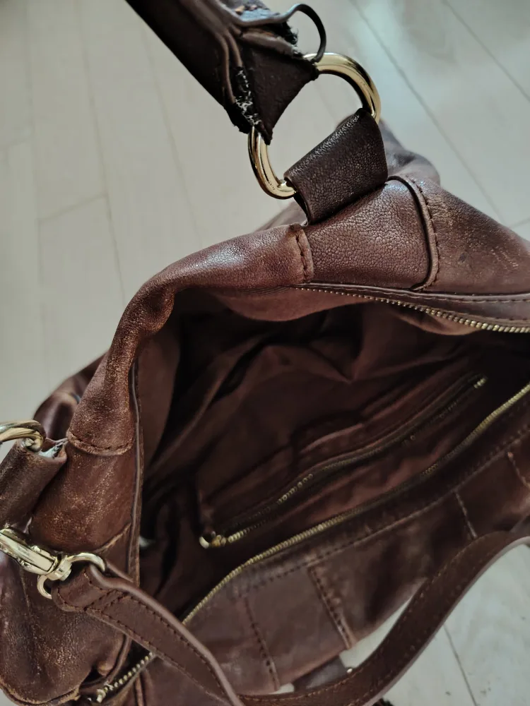 Brown Leather Shoulder Bag image indicator(3)