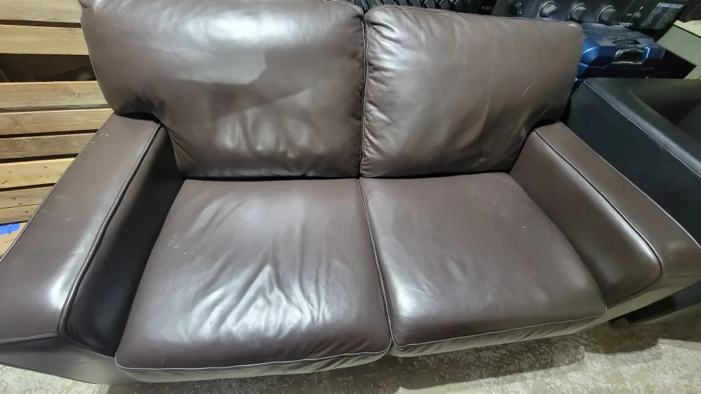 Chocolate Brown Leather Loveseat (FREE DELIVERY) thumbnail