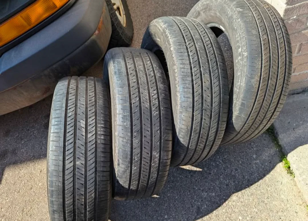 Firestone P235/65R17 Tires - Set of 4 image indicator(2)