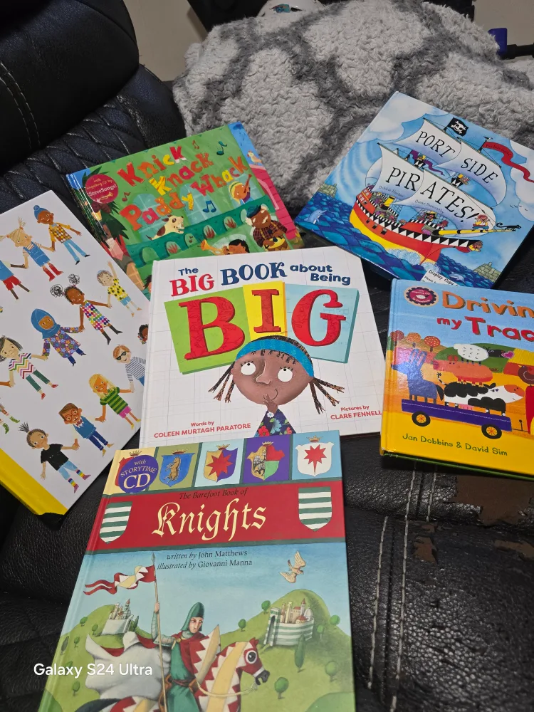 Kids Books Bundle - Knick Knack Paddy Whack & More! image indicator(2)