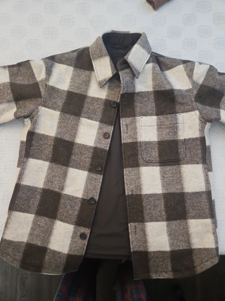 Size M new checked shirt jacket Uniqlo thumbnail