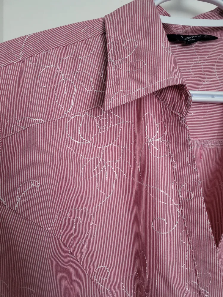 Reitmans blouse size XXL thumbnail
