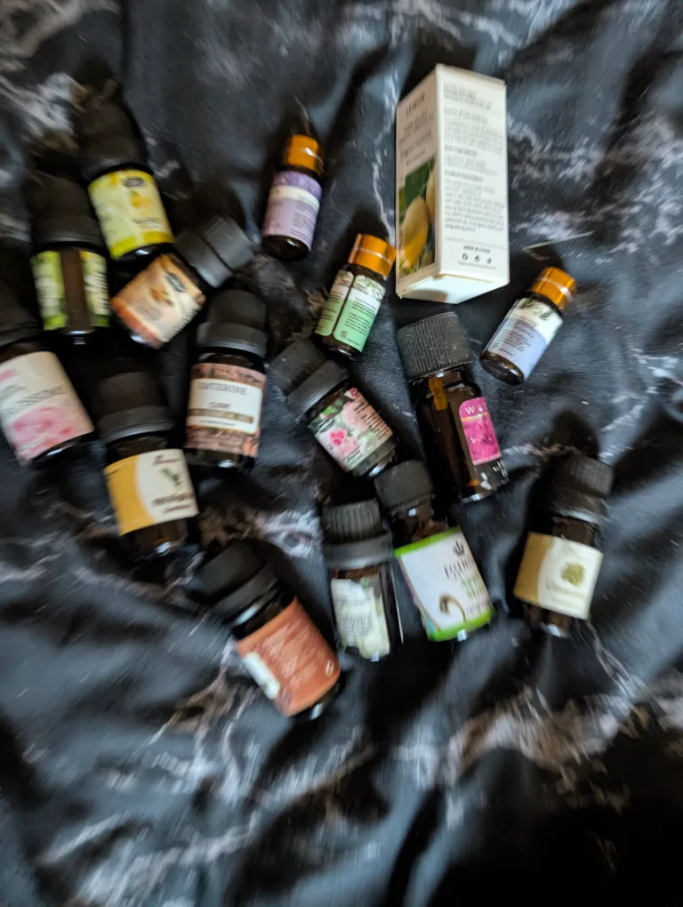 Assorted Essential Oil Collection image indicator(5)