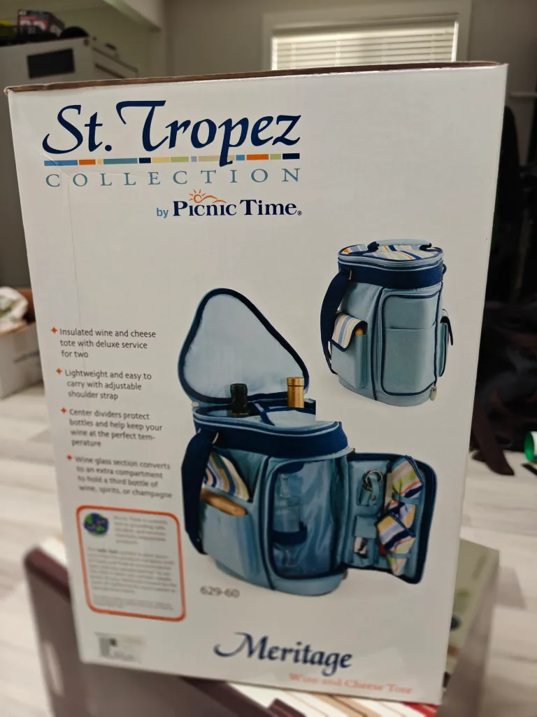 St. Tropez Meritage Wine and Cheese Tote - New image indicator(2)