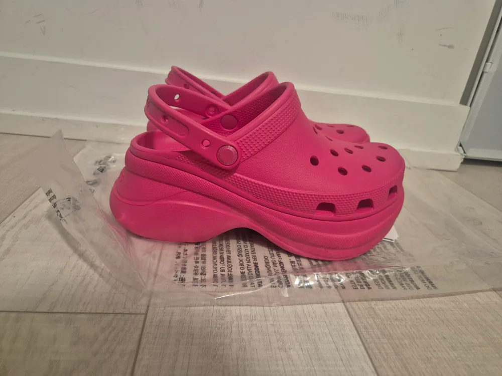 Crocs Bae Clog - Pink, Size W7 thumbnail