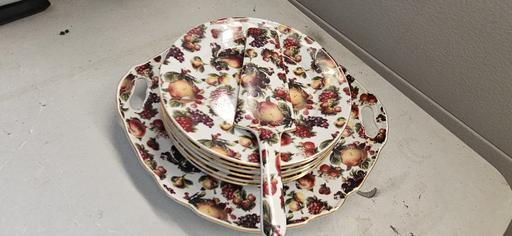 Vintage Fruit Pattern Cake Plate Set - photo 2