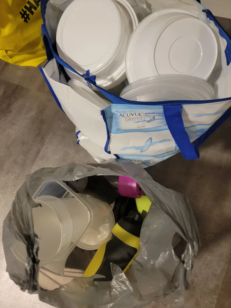 Mixed Lot of Containers, Water Bottle and Cups thumbnail