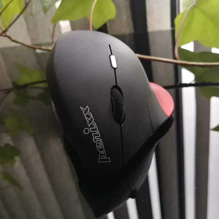 Left Handed Ergonomic Mouse thumbnail