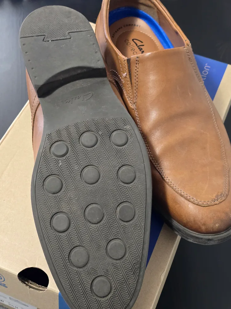 Clarks Collection Men's Leather Slip-On Loafers image indicator(3)