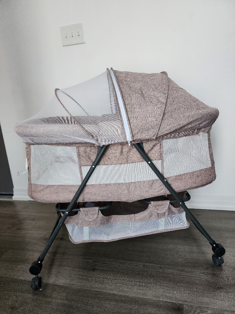 Bassinet - New Condition - photo 2