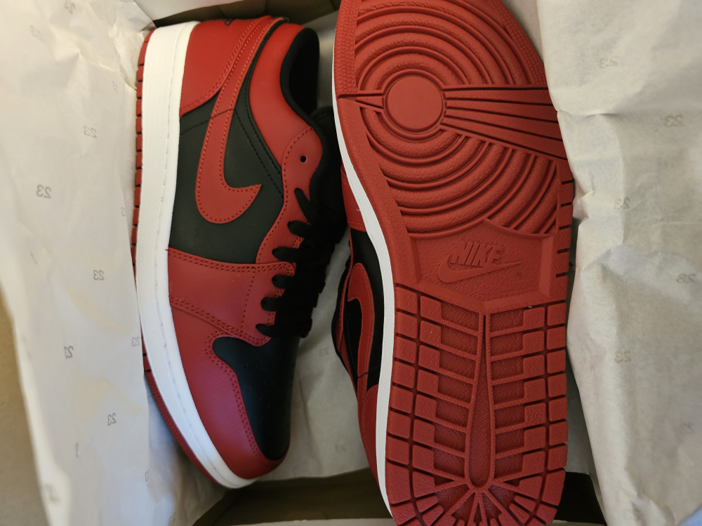 Nike Air Jordan 1 Low Reverse Bred - photo 3