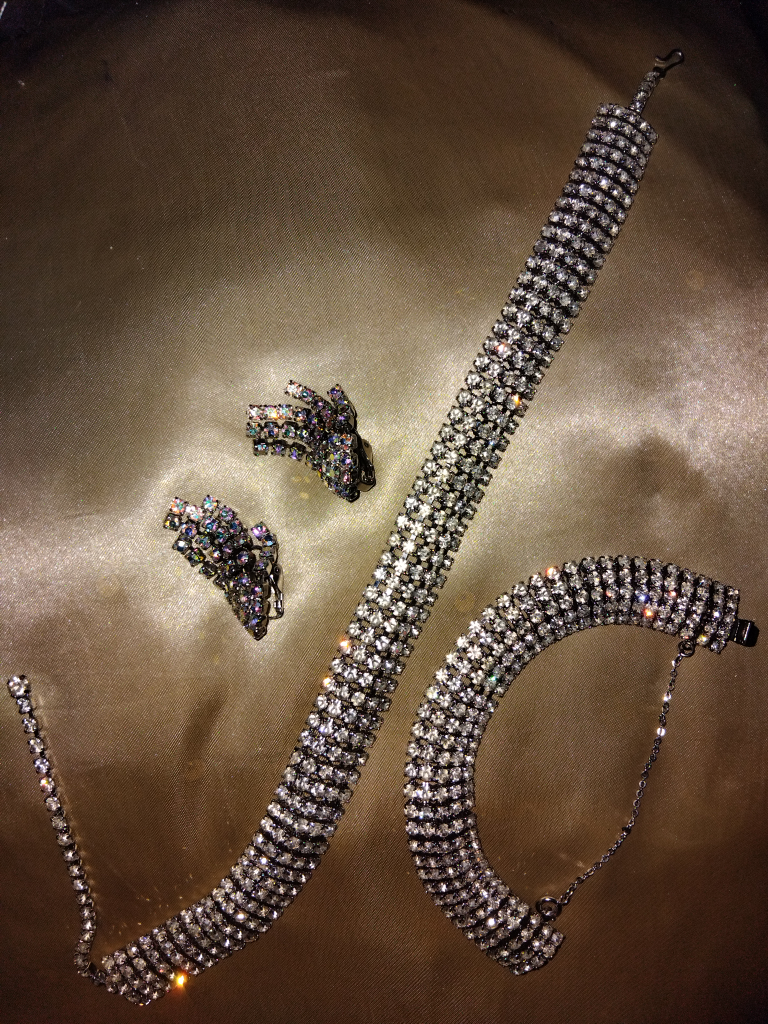 Rhinestone Jewellery Set: Necklace, Bracelet, Earrings