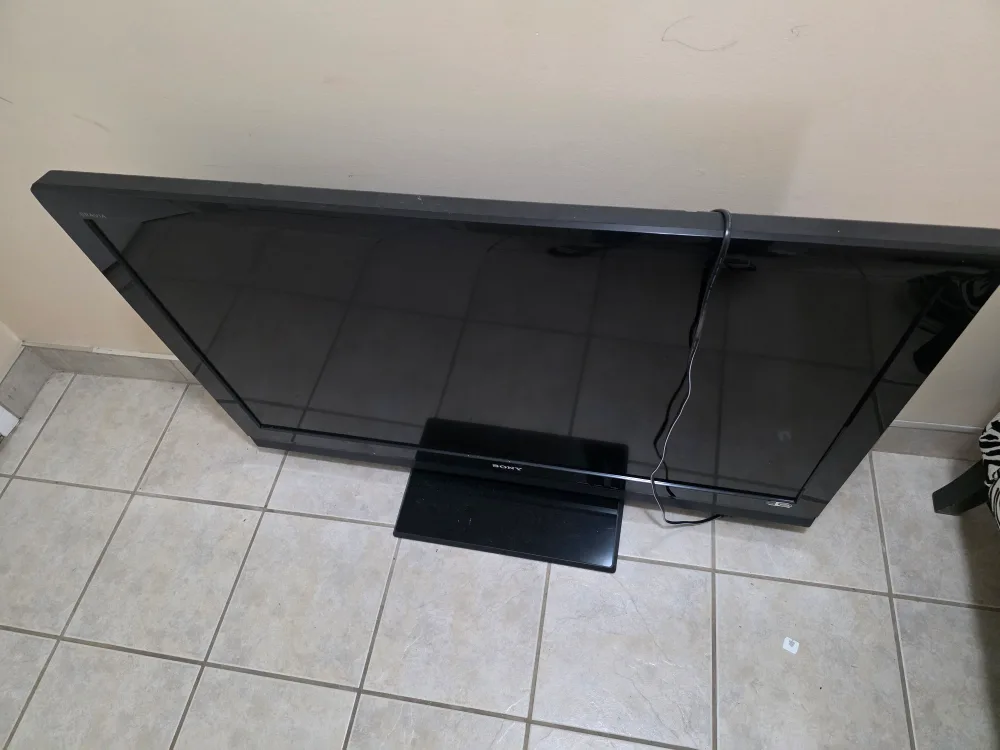 Sony BRAVIA KDL-46S5100 46" LCD TV thumbnail