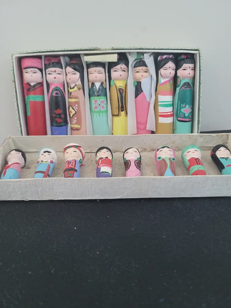 Vintage Kokeshi Dolls Set thumbnail