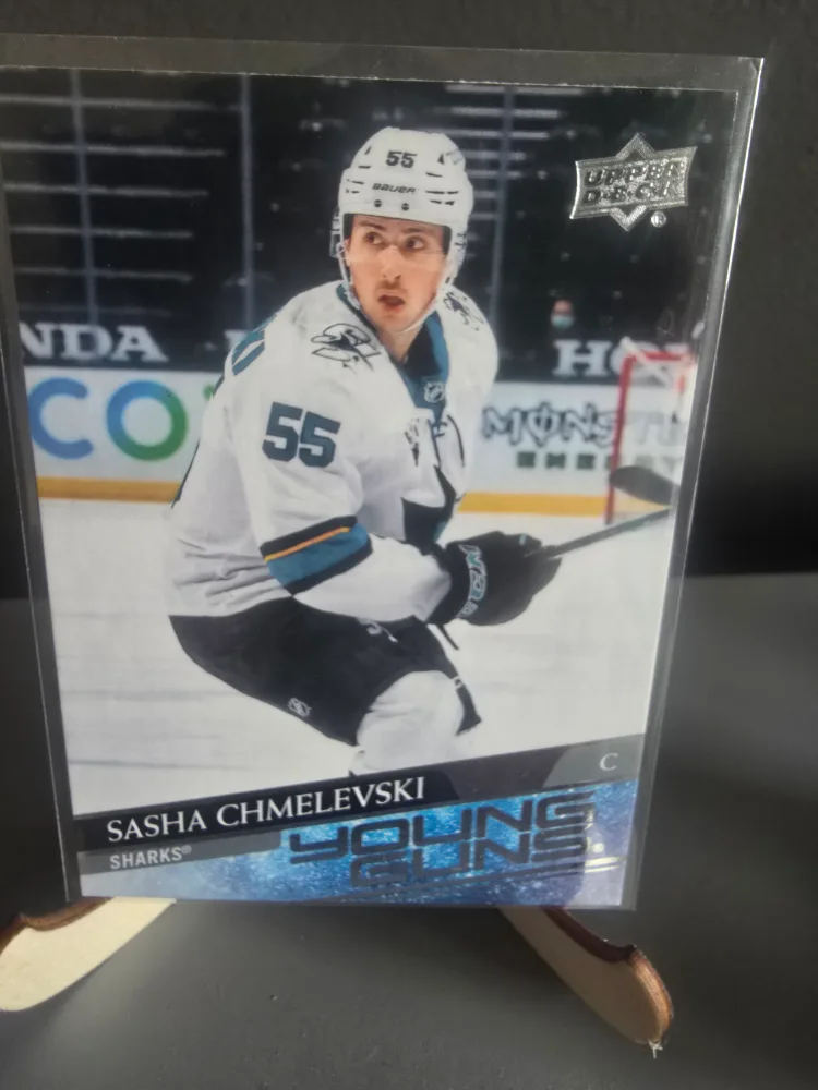 Sasha Chmelevski Upper Deck Young Guns Hockey Card thumbnail