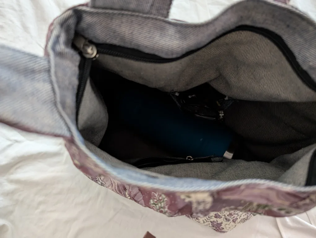 🇨🇦Purple and Green Floral Patterned Tote Bag with Denim Interior image indicator(4)