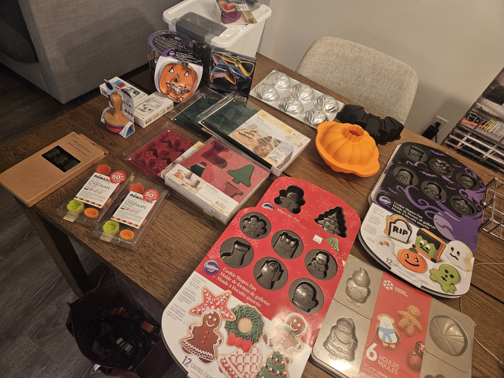 Baking Pans & Molds - Wilton, Thinkkitchen & More!