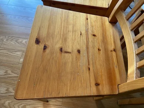 Set of 4 Wooden Chairs 🇨🇦 image indicator(4)