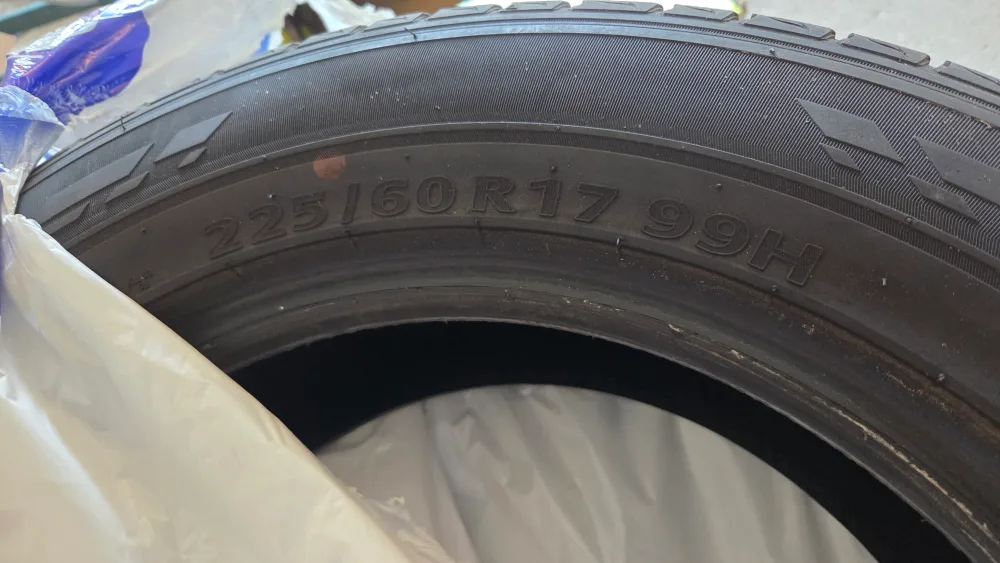 225/60R17 99H Tire thumbnail