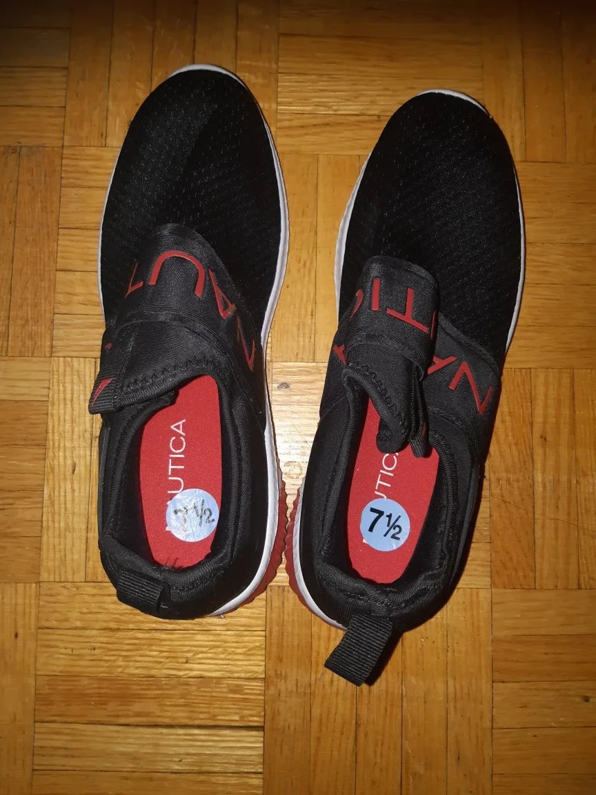 Nautica Black & Red Sneakers - men Size 7.5 🇨�🇦 thumbnail