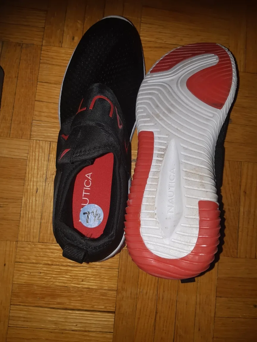 Nautica Black & Red Sneakers - men Size 7.5 🇨🇦 image indicator(2)