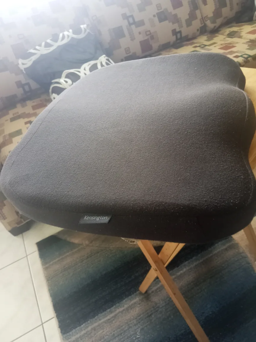 Kensington Ergonomic Memory Foam Seat Rest image indicator(3)