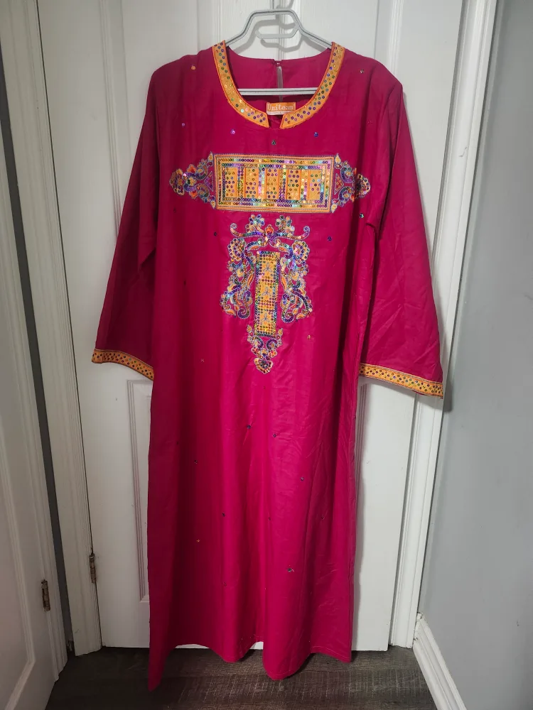 BNWOT Hot pink  long Dress - Size  4 XL 🇨🇦 thumbnail