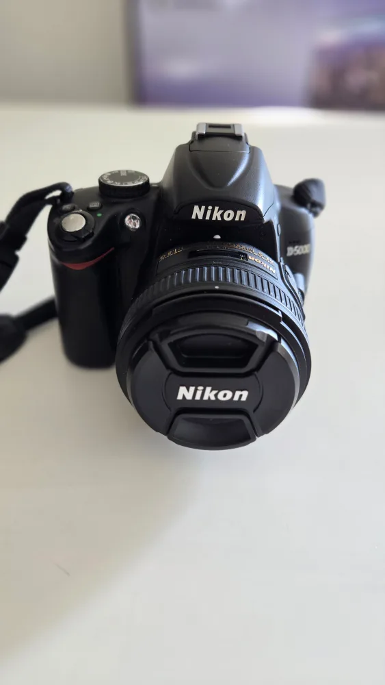 Nikon D5000 multiple lenses and accessories (sold separately) thumbnail