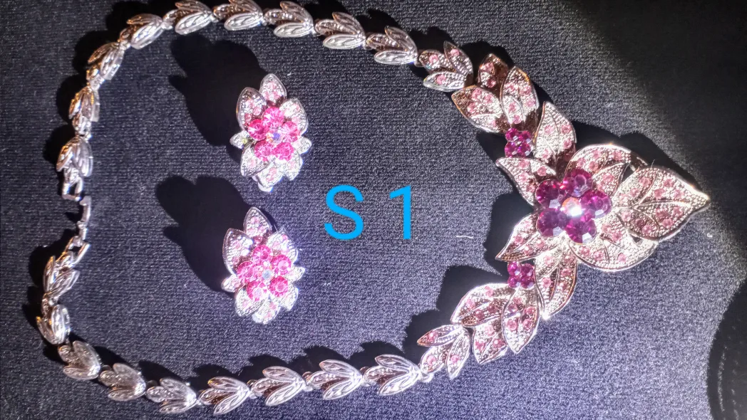 Assorted Costume Jewellery set thumbnail