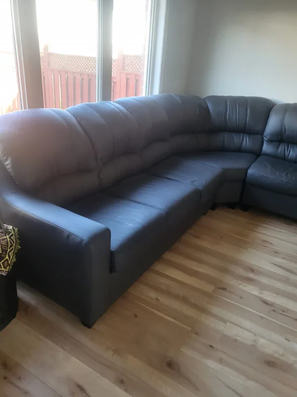 Black Leather Sectional Sofa thumbnail