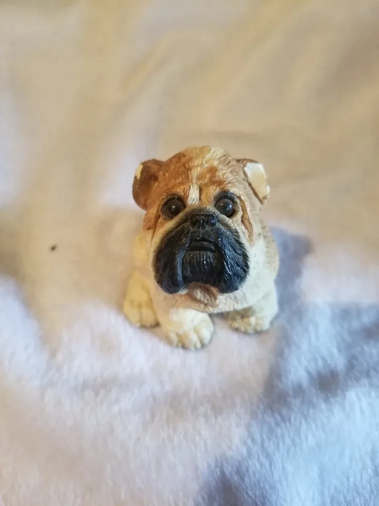 Bulldog Figurine thumbnail