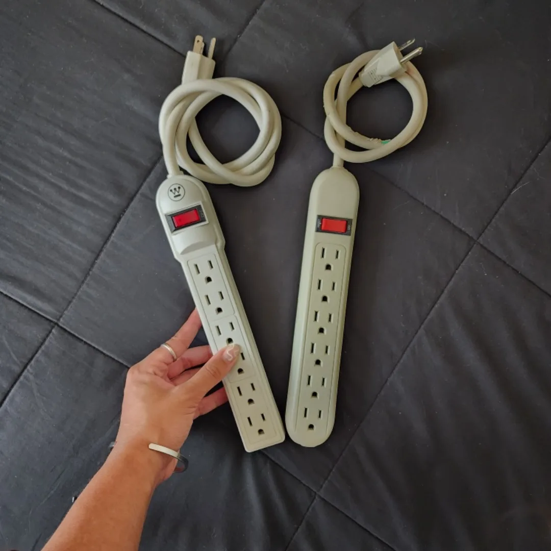 2 White Power Strips thumbnail