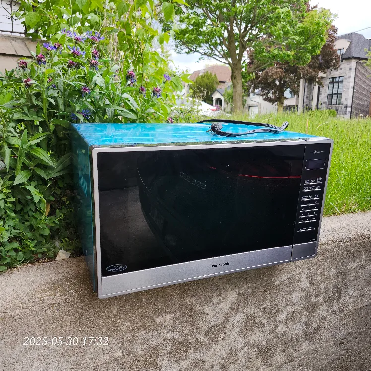 Microwave Oven thumbnail