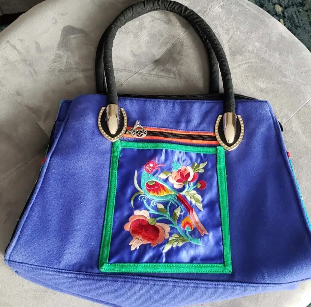 Floral Embroidered Hmong Bag image indicator(6)