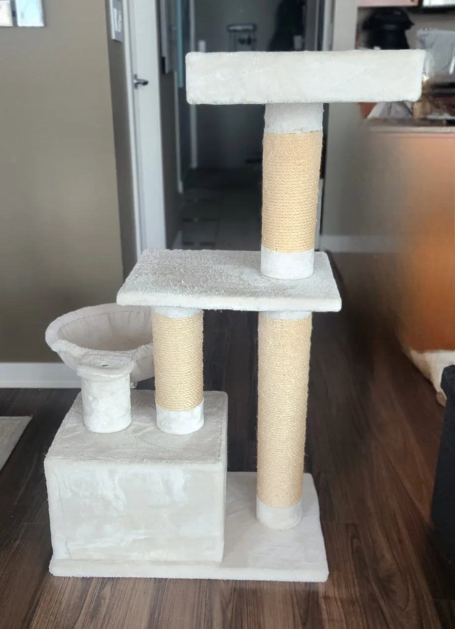 XL Cat Tree with Scratching Posts & Beds image indicator(3)