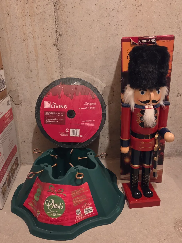 3 PC Christmas decor set thumbnail