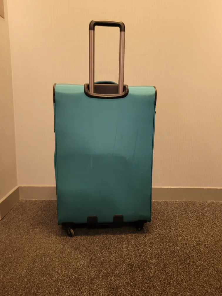 American Tourister/ Samsonite Teal Suitcase image indicator(2)
