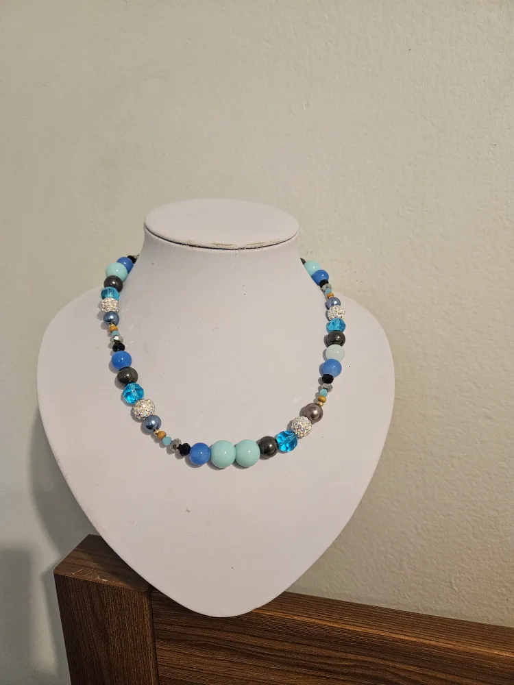 Blue Beaded Necklace thumbnail