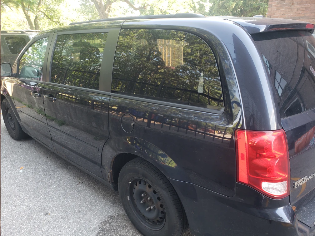 2011 Dodge Grand Caravan Minivan - photo 4