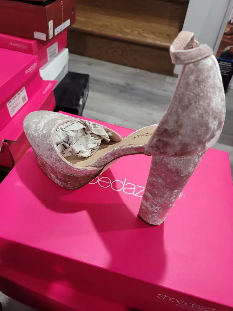 ShoeDazzle Sabrina Blush Pumps - Size 9 thumbnail