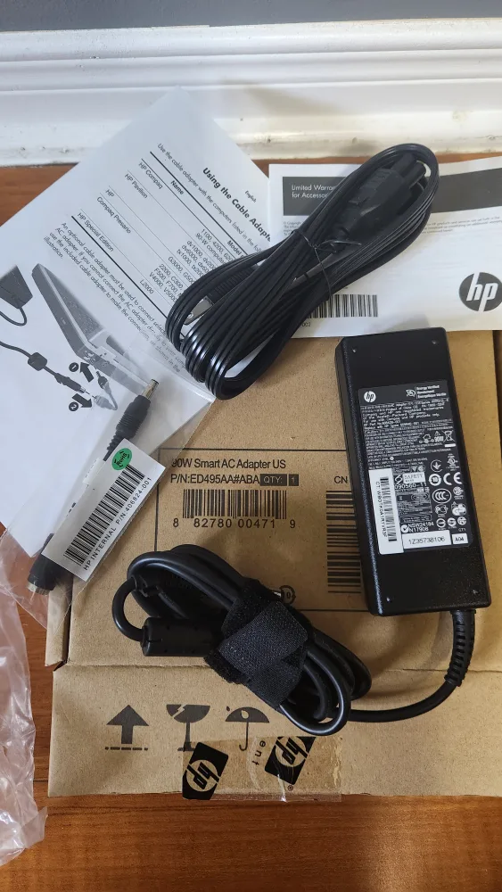 HP 90W AC Adapter thumbnail