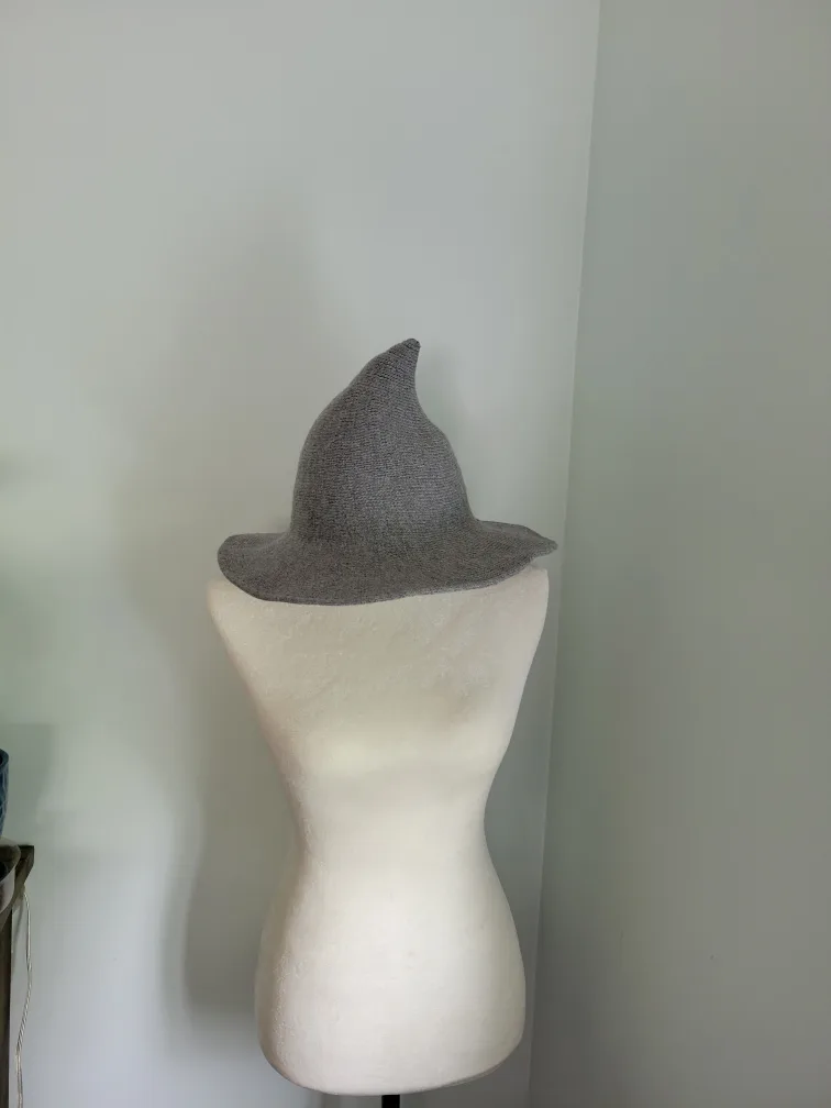 Wool witch hat thumbnail