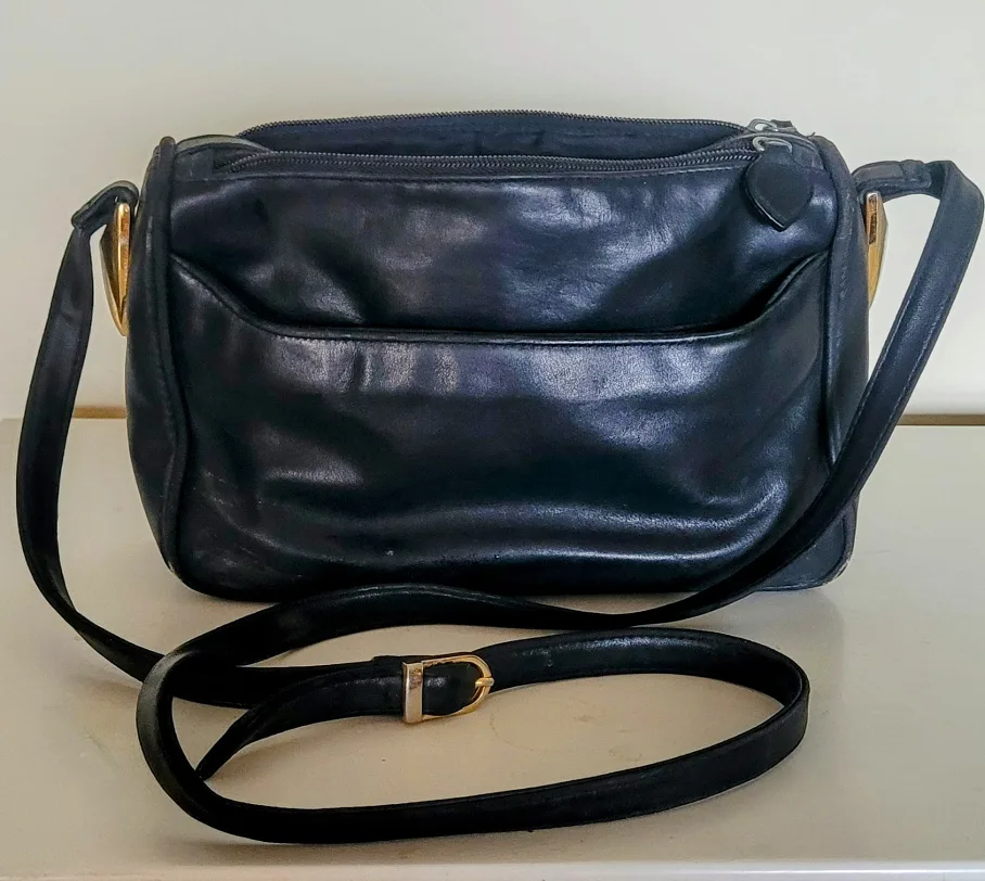 🇨🇦Lialerie Barad Leather Crossbody Bag thumbnail