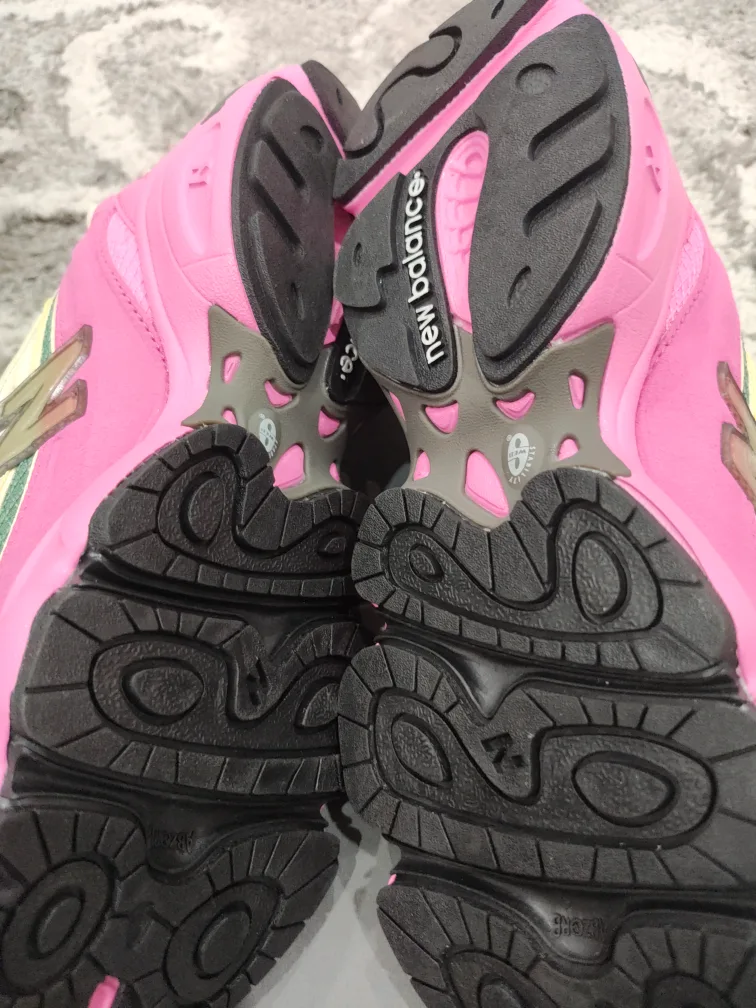 New Balance 1000 Pink/Green Sneakers image indicator(6)