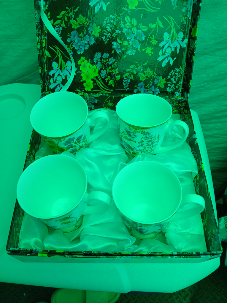 Set of four floral mugs - photo 2