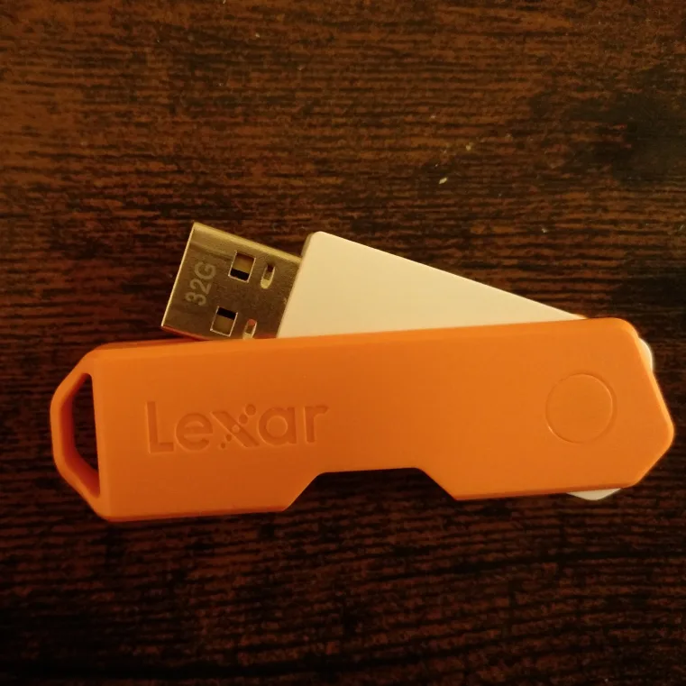 Lexar 32G USB Drive - Orange thumbnail