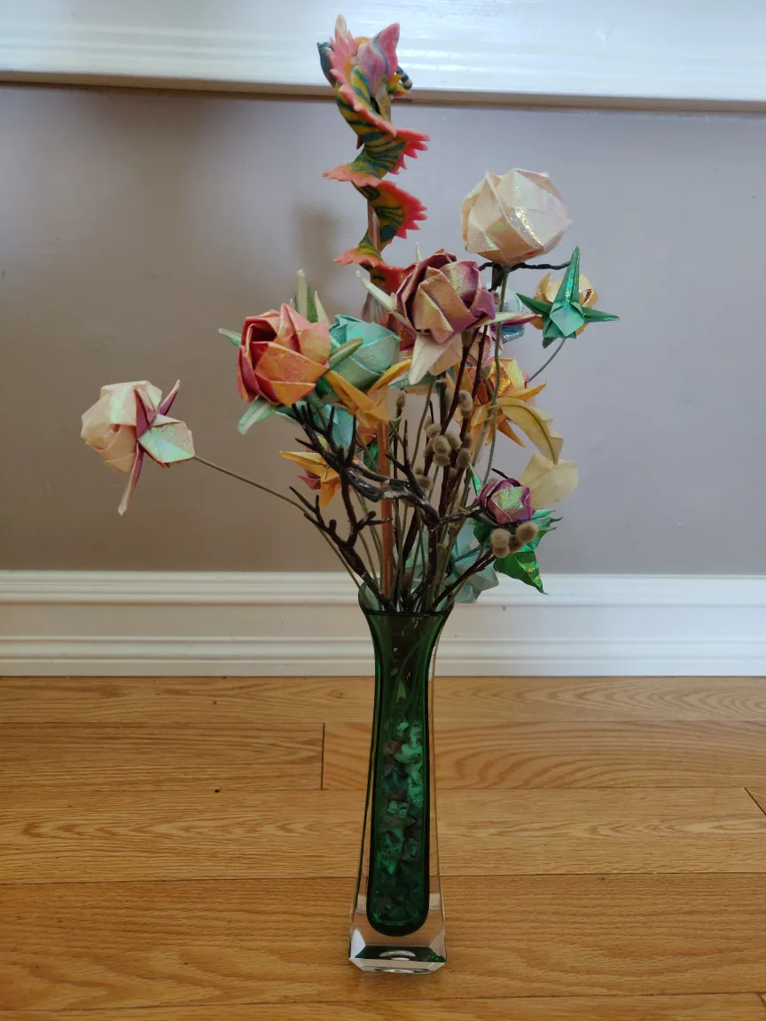 Handmade Dragon / Rose Flowers / Lucky Stars in Decorative Vase image indicator(3)