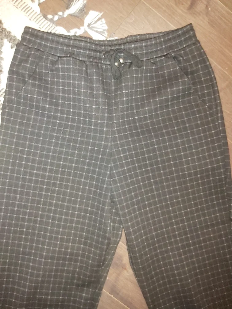 Women's dress pants. image indicator(2)