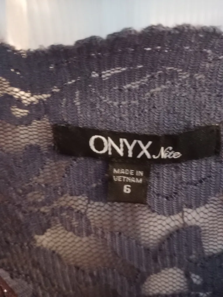 Lace Formal Dress-Size 6 image indicator(9)